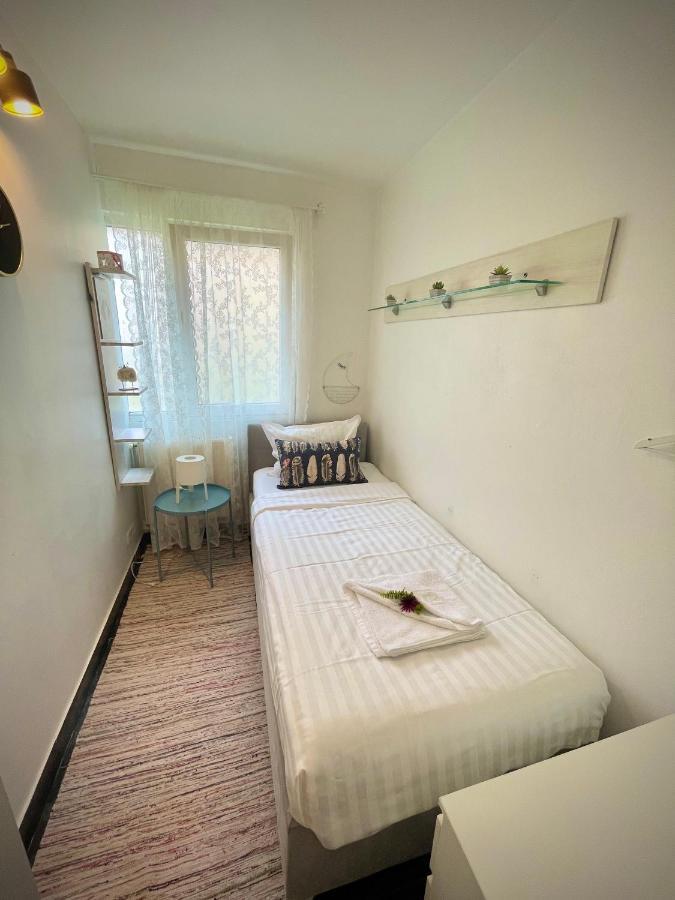 Perfect Place To Stay Self Check In-24H-Netflix-Wifi Resita Eksteriør bilde
