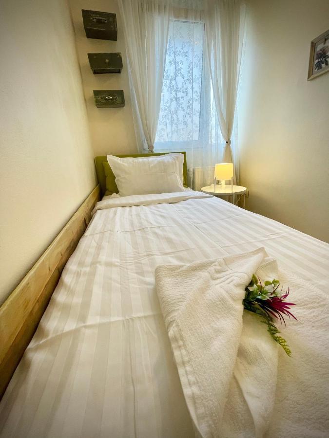 Perfect Place To Stay Self Check In-24H-Netflix-Wifi Resita Eksteriør bilde